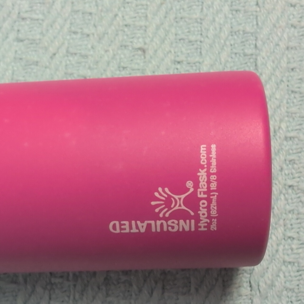 Hydro Flask Magenta Bottle with Black Lid - Picture 7 of 7